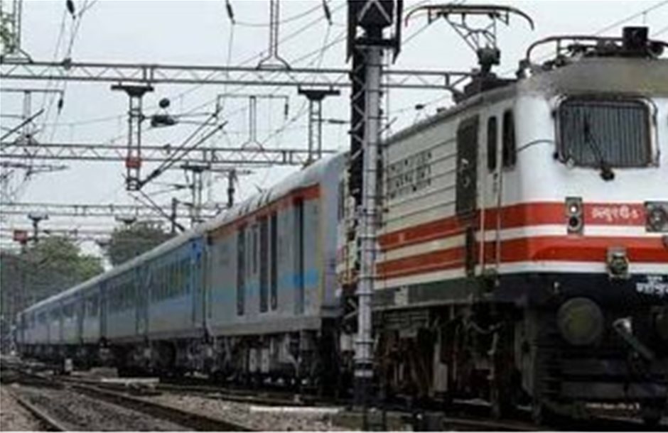 Ινδία: Σε λειτουργία το πρώτο τρένο με φωτοβολταϊκά 
